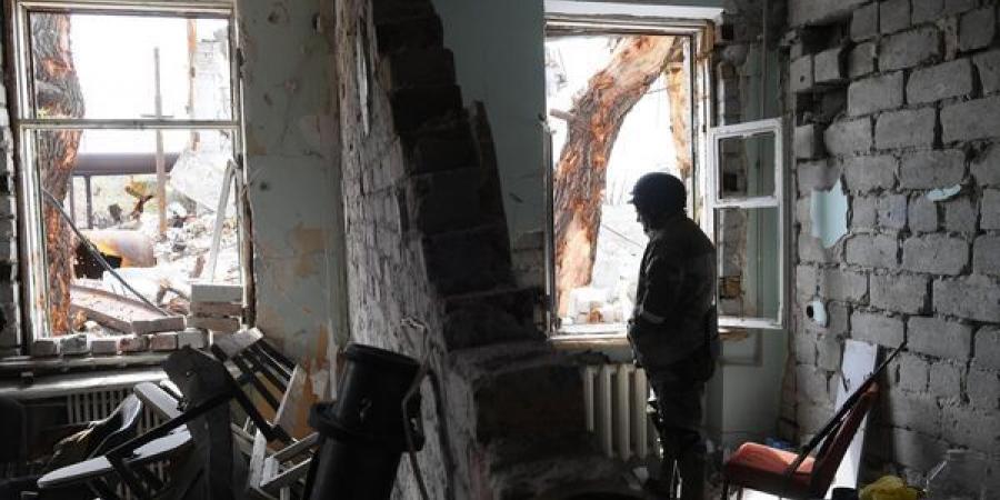 بالبلدي: قوات
      جمهورية
      دونيتسك
      تقطع
      أحد
      طرق
      الإمداد
      لحامية
      عسكرية
      أوكرانية