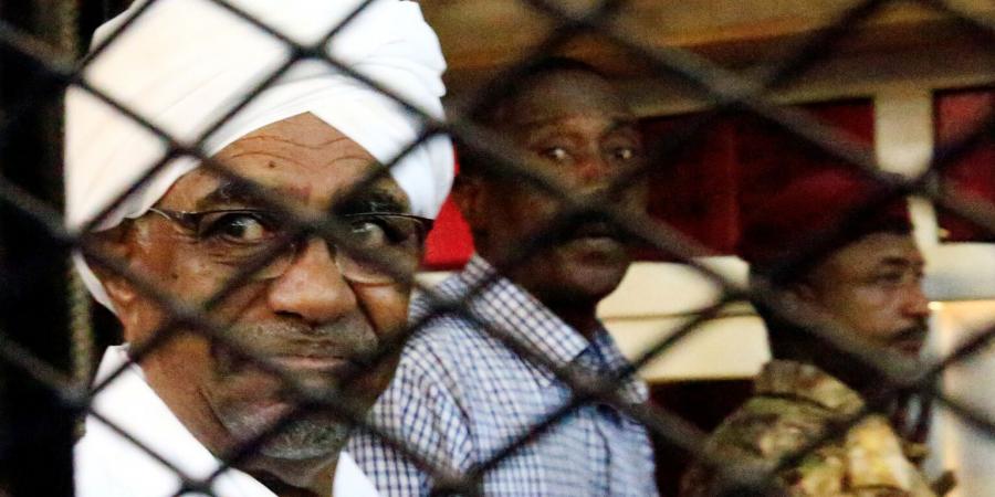 بالبلدي: لجنة
      التفكيك
      تنتقد
      إنهاء
      تجميد
      حسابات
      قادة
      النظام
      السابق
      في
      السودان