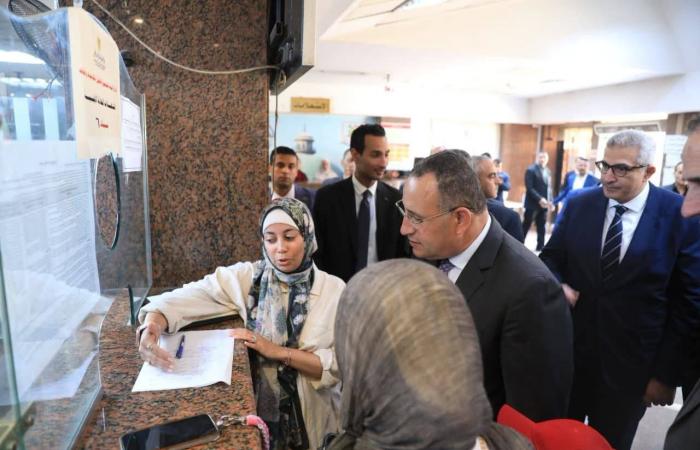 بالبلدي : وزير
      التعليم
      العالي
      يتفقد
      مكتب
      التنسيق
      الرئيسي
      بجامعة
      القاهرة