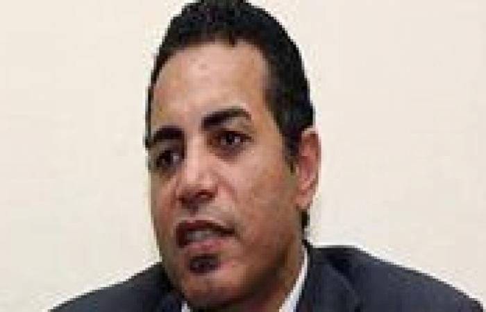 بالبلدي: جمال
      عبد
      الرحيم:
      «فتاة
      الأوبر»
      ليست
      عضوًا
      بنقابة
      الصحفيين
      وسنتقدم
      ببلاغاتٍ
      رسمية
      ضد
      «منتحلي
      الصفة»