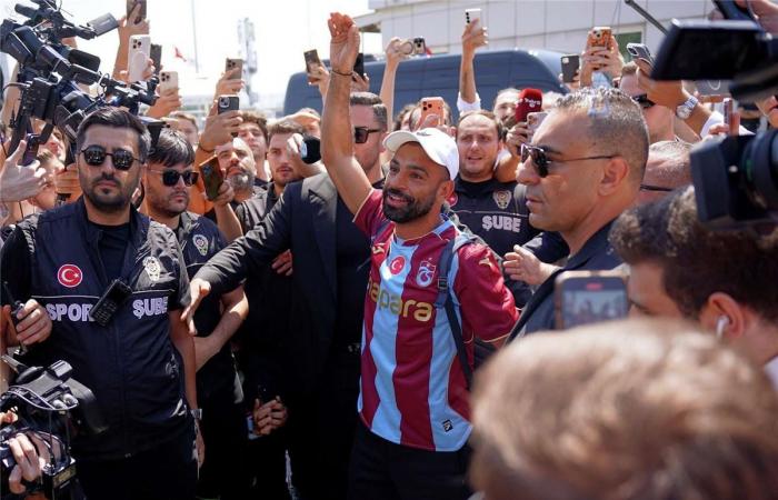 بالبلدي : رسميًا..
      طرابزون
      سبور
      يعلن
      خضوع
      محمد
      صلاح
      للفحوصات
      الطبية