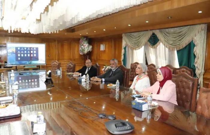 هيئة
      الطاقة
      الذرية
      تبحث
      مع
      وزارة
      الصحة
      تعزيز
      التعاون
      في
      مجالات
      العلاج
      الإشعاعي