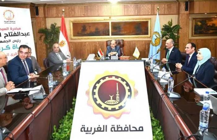 محافظ
      الغربية
      يبحث
      تسويق
      تقاوي
      البطاطس
      المحلية
      وتعزيز
      الاعتماد
      على
      الإنتاج
      الوطني