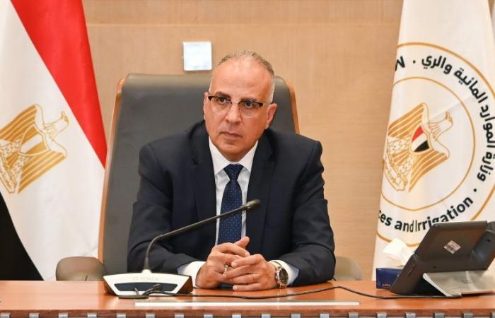 بالبلدي: ازي
      الحال|
      وزير
      الري:
      مصر
      لن
      تسمح
      بسدود
      إثيوبية
      جديدة..
      تجديد
      حبس
      عمر
      صلاح
      مرعي..
      إحالة
      أوراق
      سارة
      خليفة
      و12
      آخرين
      للمفتي