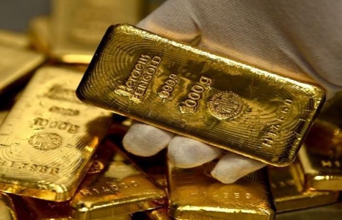 بالبلدي : «مرصد
      الذهب»:
      الأوقية
      تقفز
      80
      دولارًا
      وتتجاوز
      4160
      دولارًا..
      والدولار
      يحد
      من
      مكاسب
      السوق
      المحلية