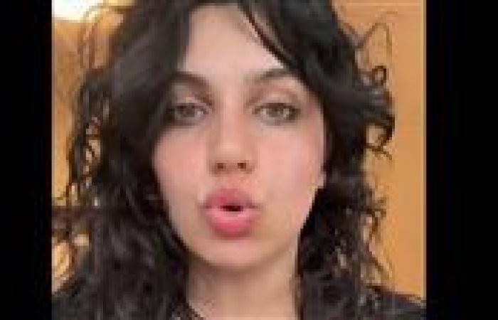 بالبلدي : بلوجر
      تُسيئ
      إلى
      الشيوخ
      في
      فيديو..
      شبه
      «ابليس
      والمسيح
      الدجال»