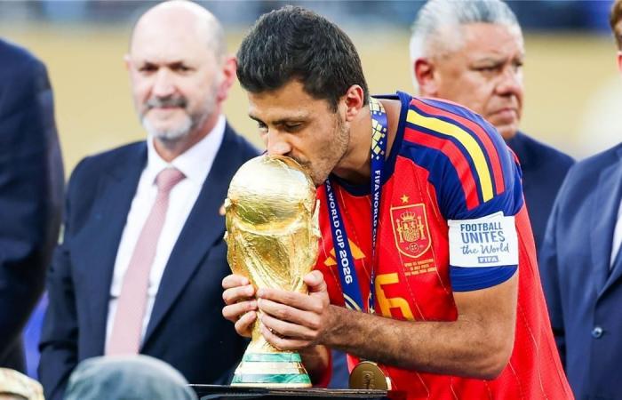 بالبلدي : برشلونة
      يحسم
      قرار
      التعاقد
      مع
      رودري