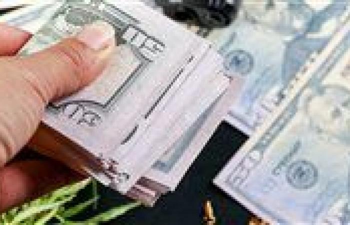 بالبلدي: سعر
      الدولار
      في
      البنوك
      والسوق
      السوداء
      اليوم
      الخميس
      6
      -
      8
      -
      2026