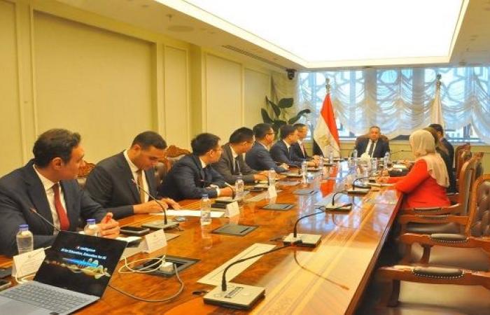 بالبلدي: وزير
      التعليم
      العالي
      يفتح
      آفاقًا
      جديدة
      مع
      هواوي
      لتسريع
      الجامعات
      الذكية
      والذكاء
      الاصطناعي