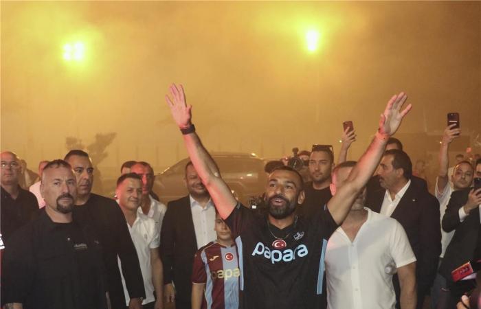بالبلدي : مدرب
      فريق
      تركي
      ينتقد
      انتقال
      محمد
      صلاح
      إلى
      طرابزون
      سبور:
      لا
      يمكننا
      شراء
      لاعبين
      مثله