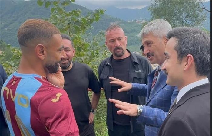بالبلدي : صور
      |
      لفتة
      رائعة
      من
      عمدة
      مدينة
      أركالي
      لـ
      محمد
      صلاح
      أثناء
      تصوير
      إعلان
      تجاري