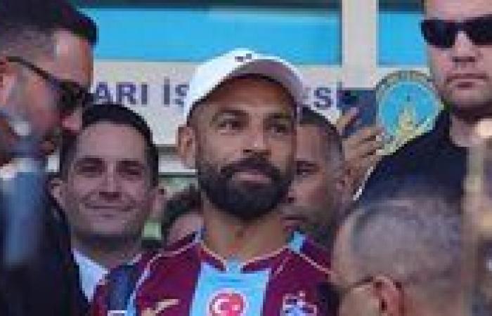 بالبلدي: قفزة
      مهولة
      لأسهم
      "طرابزون
      سبور"
      في
      البورصة
      التركية
      بسبب
      محمد
      صلاح