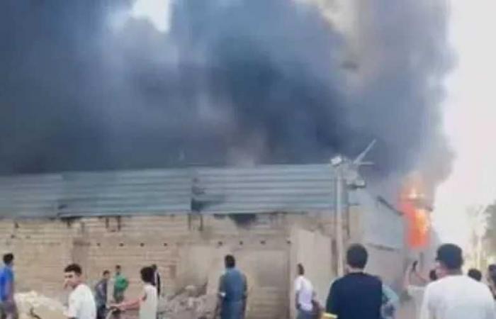اندلاع
      حريق
      داخل
      مخزن
      في
      منطقة
      كرداسة
      والدفع
      بـ
      8
      سيارات
      إطفاء