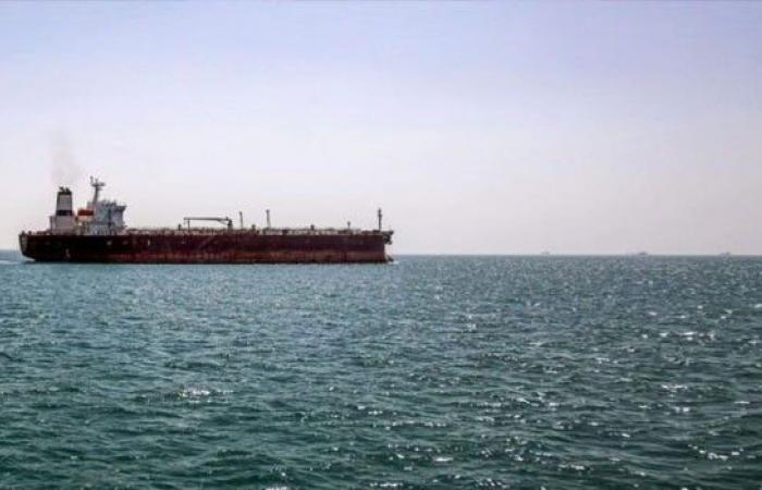 بالبلدي: انفجاران
      قرب
      ناقلة
      نفط
      في
      مضيق
      هرمز
      وسط
      حديث
      عن
      اتفاق
      إيراني
      عُماني