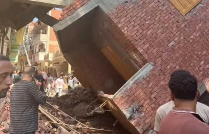 نقابة
      المهندسين
      تشكل
      لجنة
      فنية
      لمعاينة
      عقار
      ميت
      غمر
      المنهار
      وكشف
      أسباب
      الحادث