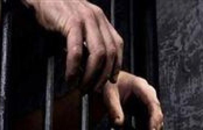 بالبلدي : تفاصيل
      إحالة
      صاحب
      محل
      للجنايات
      بتهمة
      هتك
      عرض
      طفل