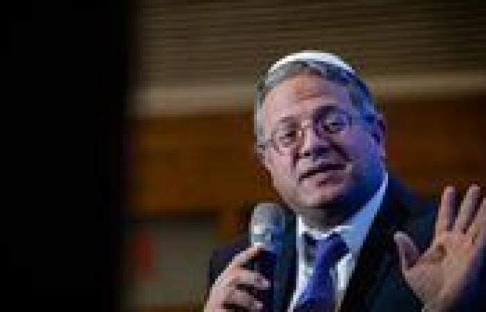 بالبلدي: السلطة
      الفلسطينية
      تدين
      قرار
      بن
      غفير
      تجديد
      منع
      زيارة
      الصليب
      الأحمر
      للأسرى