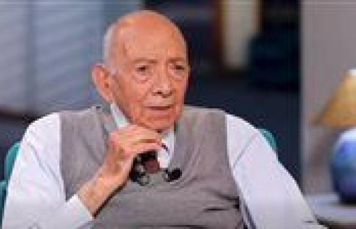 بالبلدي : جامعة
      المنصورة
      تنفي
      وفاة
      العالم
      الدكتور
      محمد
      غنيم