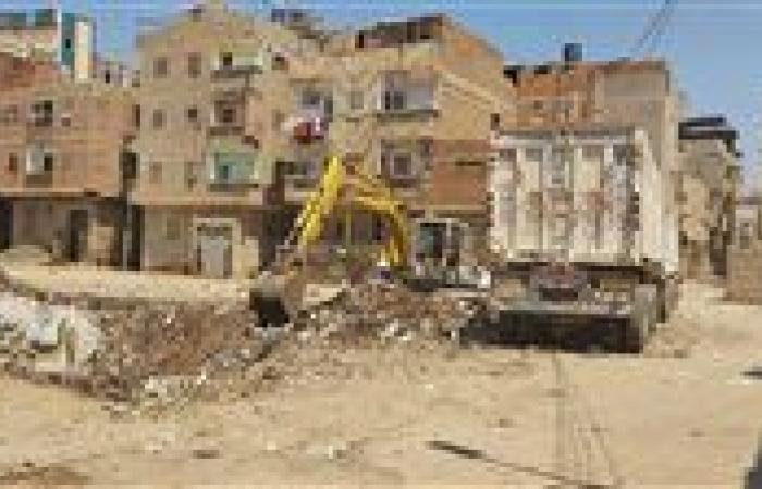 بالبلدي: رفع
      ونقل
      580
      طنًا
      من
      المخلفات
      الصلبة
      ونواتج
      التطهير
      بالدقهلية