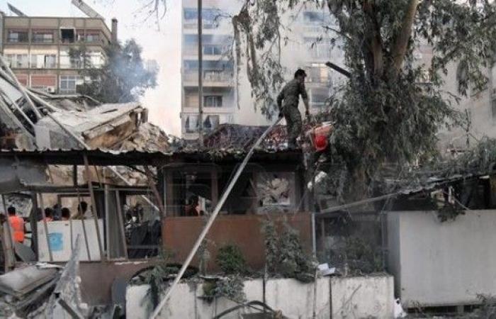 بالبلدي: 14
      جريحاً
      في
      تفجير
      حافلة
      جرمانا،
      وتحقيقات
      لكشف
      المسؤولين