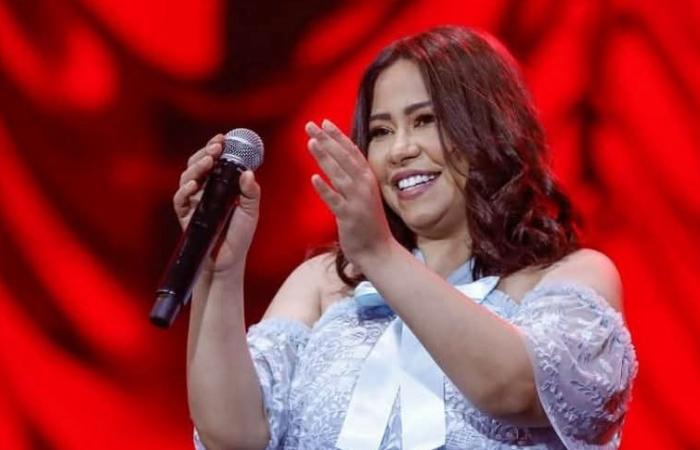 بالبلدي: بالصور..
      شيرين
      عبد
      الوهاب
      للجمهور
      في
      حفلها:
      "كلنا
      صوت
      مصر
      وربنا
      يخليكم
      ليا"