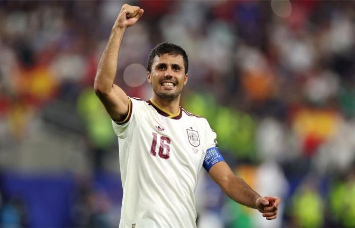 بالبلدي : سبورت:
      برشلونة
      يتخذ
      خطوة
      جديدة
      في
      سعيه
      لضم
      رودري