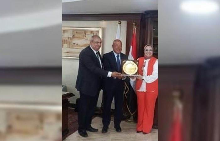بالبلدي : نشرة
      بنكي
      |
      البنوك
      تضخ
      108.62
      مليار
      جنيه
      بالتمويل
      العقاري..
      بنك
      «الإمارات
      دبي
      الوطني
      مصر»
      يتعاون
      مع
      «نقلة»