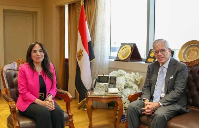 وزيرة
      الإسكان
      تستقبل
      القائم
      بأعمال
      السفير
      الأمريكي
      بالقاهرة
      لبحث
      تعزيز
      التعاون
      المشترك
