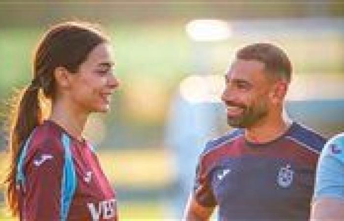 بالبلدي: محمد
      صلاح
      يترقب
      الظهور
      الأول
      رسميا
      مع
      طرابزون
      سبورت
      فى
      الدوري
      التركي
