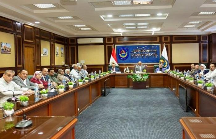 بالبلدي: جامعة
      دمنهور
      تقود
      شراكة
      جديدة
      لتطوير
      قطاع
      مياه
      الشرب
      والصرف
      بالبحيرة