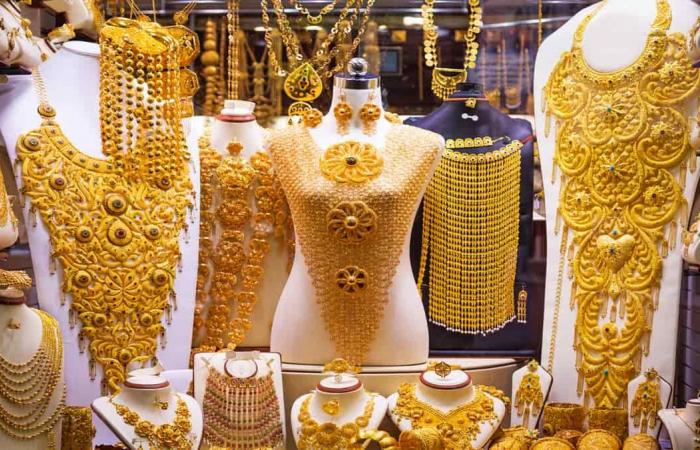 بالبلدي : أسعار
      الذهب
      اليوم
      في
      ليبيا..
      رقم
      الأونصة
      يشعل
      الترقب
      وعيار
      21
      يكشف
      مفاجأة