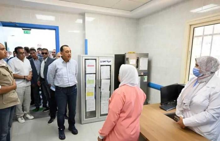 رئيس
      الوزراء
      يتفقد
      وحدة
      طب
      الأسرة
      بـ
      ”نهطاي”
      ضمن
      مشروعات
      ”حياة
      كريمة”
      بالغربية
