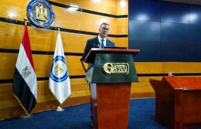 وزير
      البترول
      والثروة
      المعدنية
      يتابع
      مستهدفات
      القطاع
      للسنوات
      الخمس
      المقبلة
