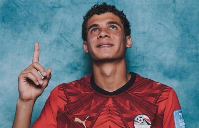 بالبلدي : فيفا
      يشيد
      بـ
      حمزة
      عبد
      الكريم:
      أجبر
      فليك
      على
      قرار
      استثنائي