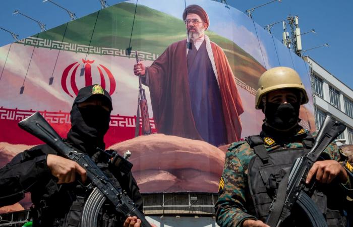 بالبلدي: "تعكس قوة الحرس الثوري".. خبراء يحللون لـCNN تغييرات خامنئي في القيادة العسكرية الإيرانية
