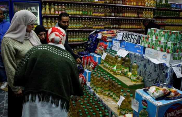 بالبلدي: ازي
      الحال|
      ارتفاع
      التضخم
      السنوي
      إلى
      14.9%..
      القومي
      لتنظيم
      الاتصالات
      يحيل
      شركات
      المحمول
      الأربع
      إلى
      النيابة
      العامة..
      صكوك
      سيادية
      مدعومة
      بالحصيلة
      الضريبية