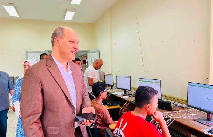 بالبلدي : وكيل
      التعليم
      بالإسكندرية
      يتابع
      أداء
      3500
      طالب
      لاختبارات
      القبول
      بمدارس
      التكنولوجيا
      التطبيقية