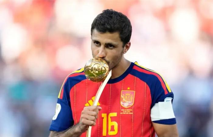 بالبلدي : رابطة
      الدوري
      الإسباني
      تلمح
      لاقتراب
      رودري
      من
      برشلونة
