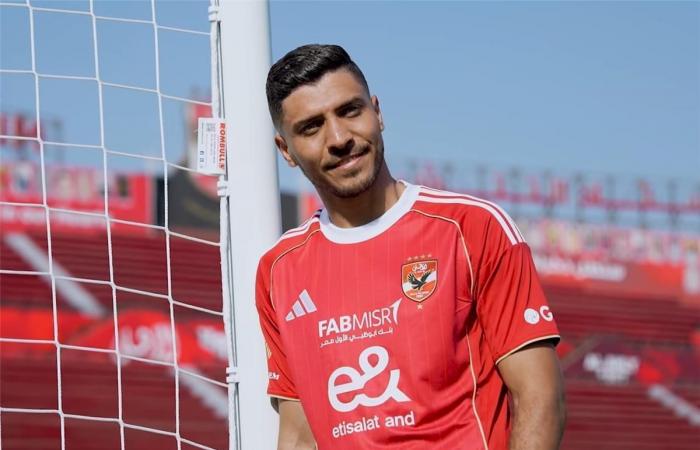 بالبلدي : الأهلي
      يحسم
      وجهة
      محمد
      شريف..
      والإعلان
      خلال
      ساعات