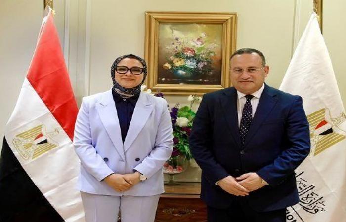 بالبلدي: وزير
      التعليم
      العالي
      يحسم
      ملف
      المستشفى
      الجامعي
      بالوادي
      الجديد
