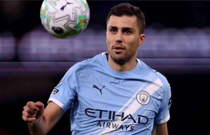 بالبلدي : سبورت:
      بسبب
      ريال
      مدريد..
      برشلونة
      مندهش
      من
      مانشستر
      سيتي
      بِشأن
      صفقة
      رودري