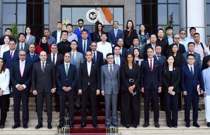 بالبلدي : مصر
      تفتح
      الباب
      أمام
      الاستثمارات
      الصينية..
      3366
      شركة
      وتحرّك
      حكومي
      لتذليل
      العقبات
      وزيادة
      التوسعات