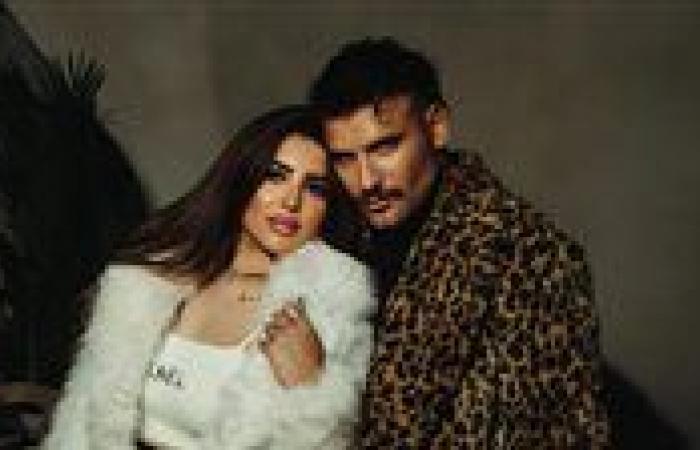 بالبلدي: مسلم
      يعتذر
      للشعب
      الأردني
      بعد
      أزمة
      فيديو
      زوجته:
      إحنا
      آسفين
      وجزمتكم
      على
      دماغي
