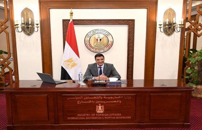 بالبلدي : وزير
      الصناعة
      يعلن
      خطة
      مصر
      لزيادة
      الصادرات
      وجذب
      الاستثمارات
      العالمية..
      100
      مصنع
      بالقرى
      وصناديق
      صناعية
      جديدة
      لدعم
      الإنتاج