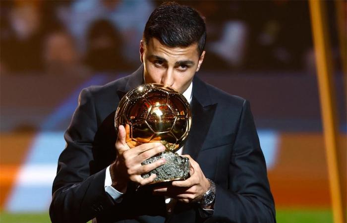 بالبلدي : رومانو
      يكشف
      كواليس
      انتقال
      رودري
      إلى
      برشلونة..
      مدة
      العقد
      وموقف
      رئيس
      ريال
      مدريد