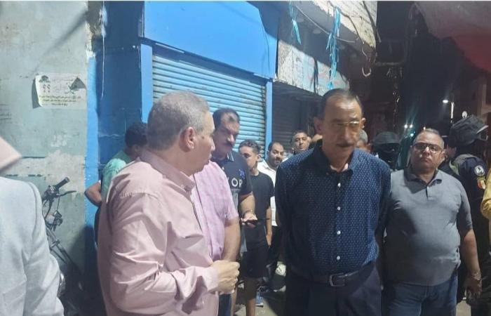 بالبلدي: مصرع
      طالب
      في
      انهيار
      لمنزل
      بسوهاج..
      والمحافظ
      ومدير
      الأمن
      في
      موقع
      الحادث