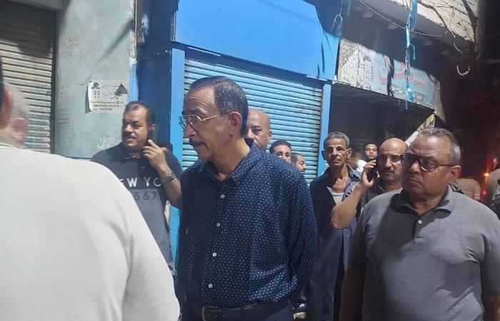 بالبلدي: مصرع
      طالب
      في
      انهيار
      لمنزل
      بسوهاج..
      والمحافظ
      ومدير
      الأمن
      في
      موقع
      الحادث