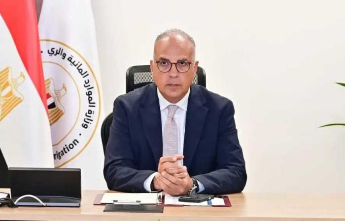 د.سويلم
      يتابع
      موقف
      تشغيل
      منظومة
      المتغيرات
      المكانية
      بالوزارة
      لتعزيز
      المتابعة
      والحوكمة
      والتحول
      الرقمي