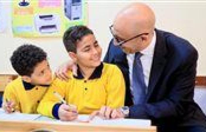 بالبلدي : “عبد
      اللطيف”:
      نسعى
      لخفض
      نسبة
      ضعف
      القراءة
      والكتابة
      لدى
      الطلاب
      إلى
      صفر