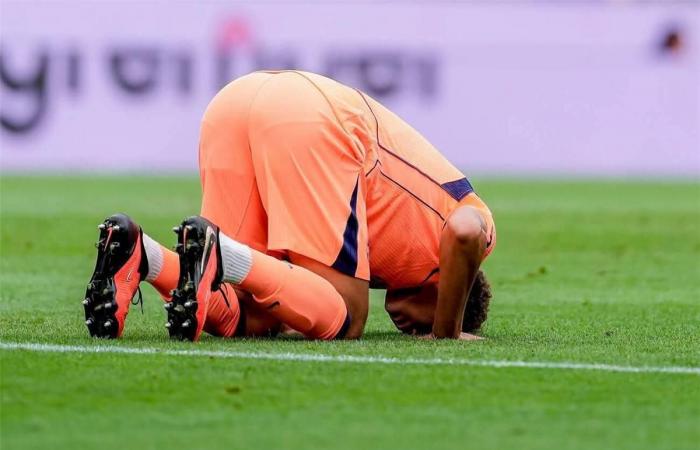 بالبلدي : برشلونة
      يتغنى
      بالحس
      التهديفي
      لـ
      حمزة
      عبد
      الكريم
      بعد
      تألقه
      أمام
      بازل